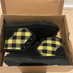 Slightly used UGG K Neumel II Plaid Boot